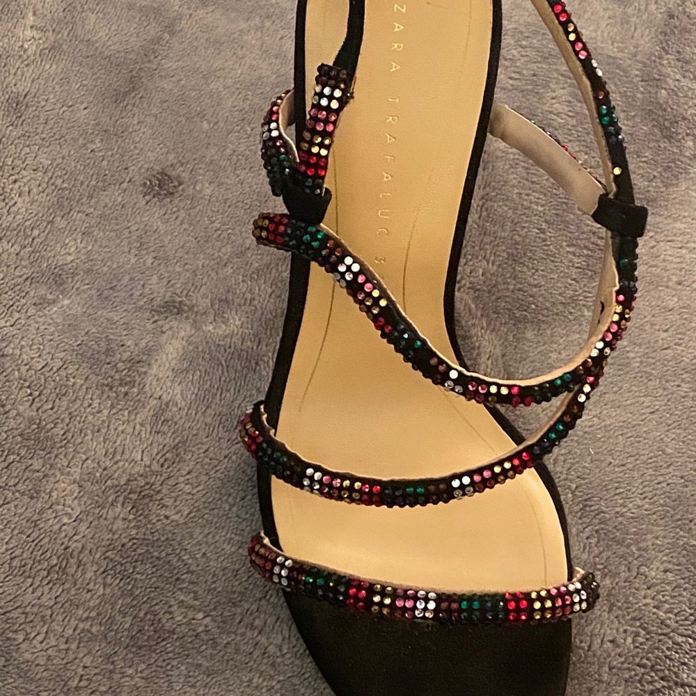 Shoe - Picture 3 of 5